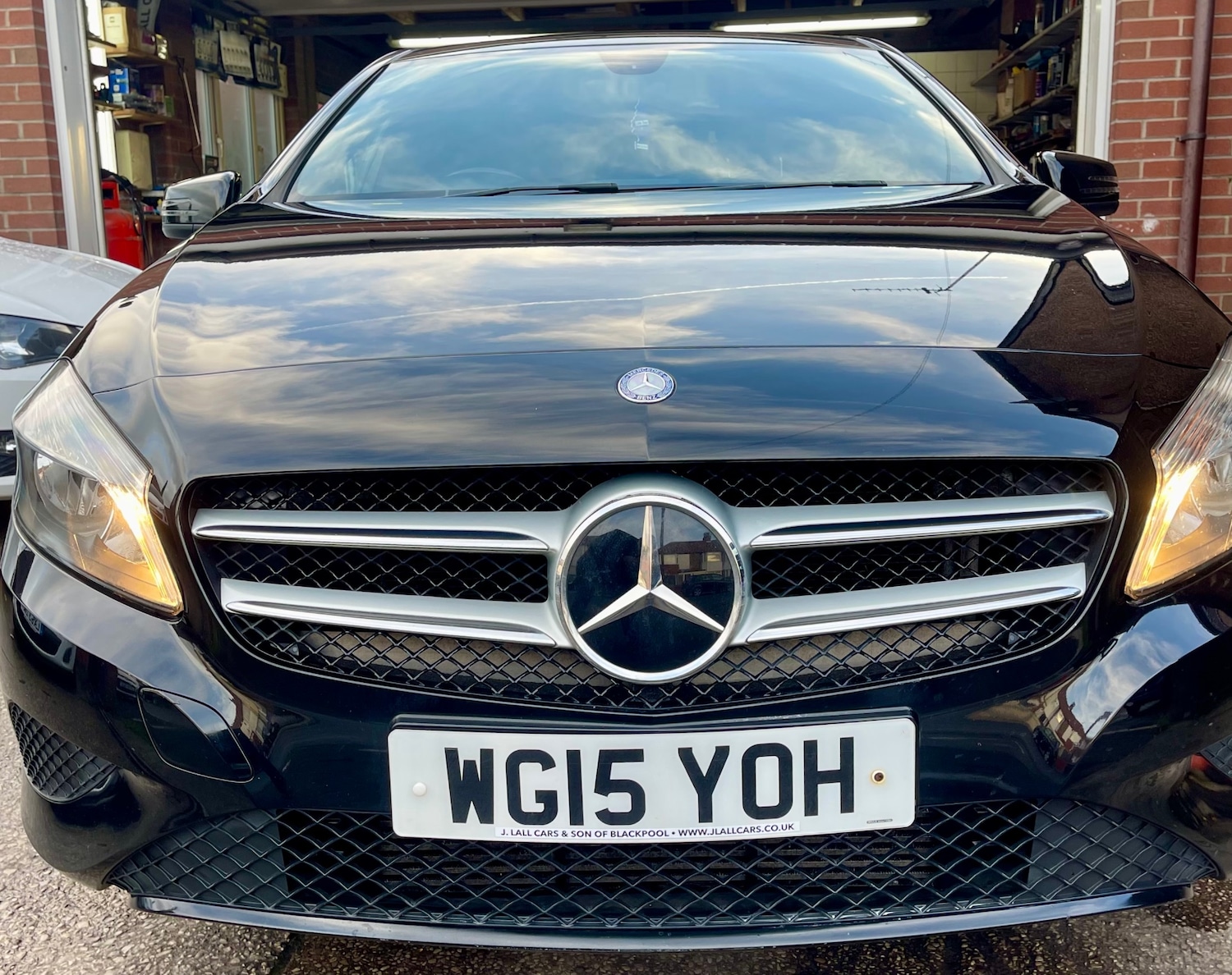 Used Mercedes-Benz A-Class 2015 for sale - 76487108: Photo 2