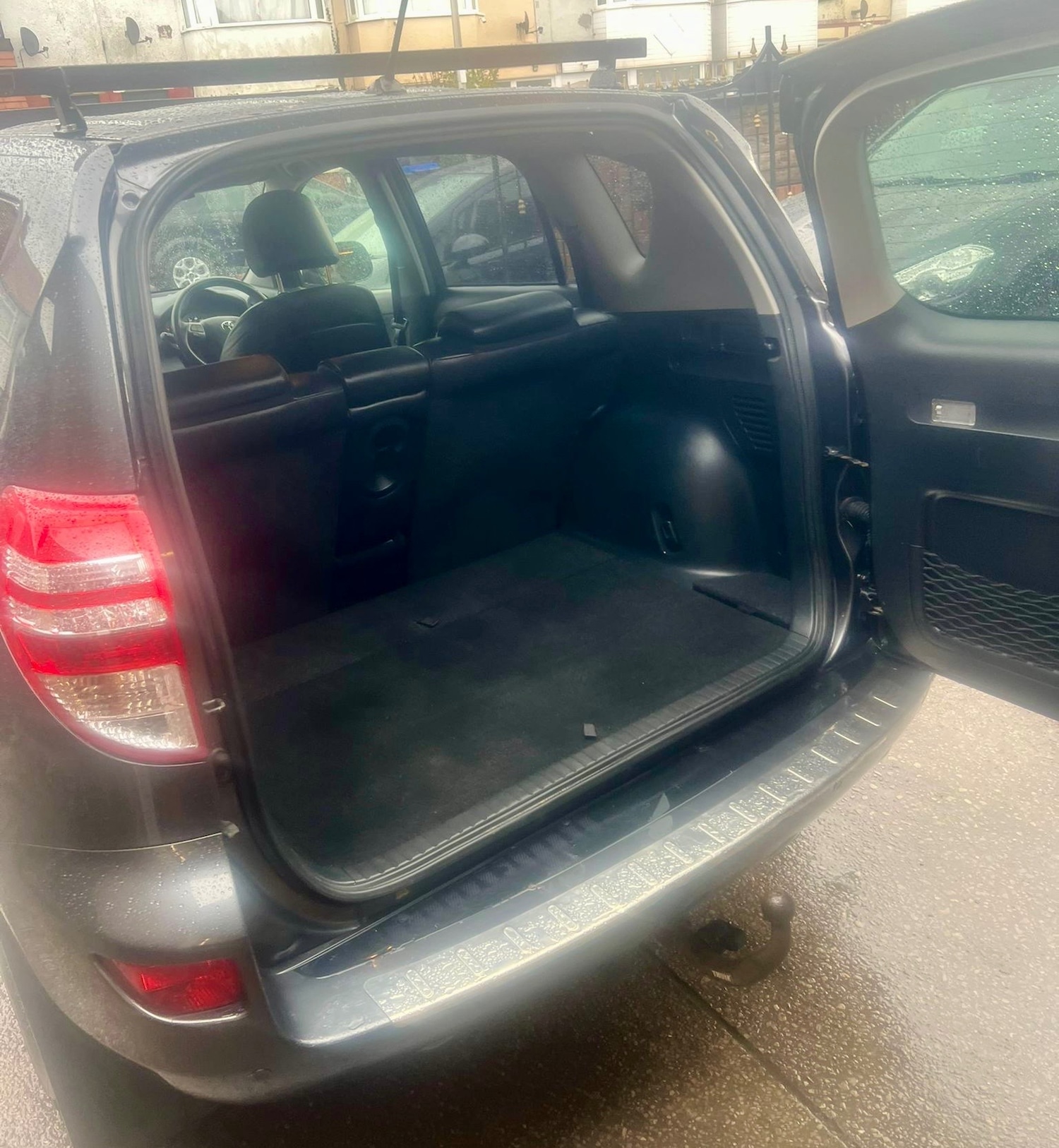 Used Toyota RAV4 2011 for sale - 76381485: Photo 8