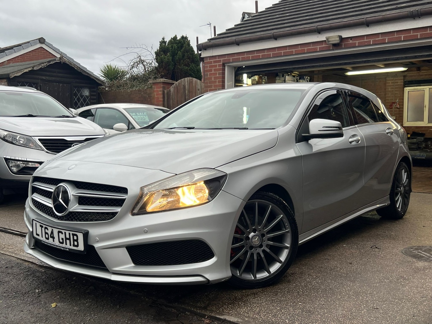 Used Mercedes-Benz A-Class 2014 for sale - 77675747: Photo 3