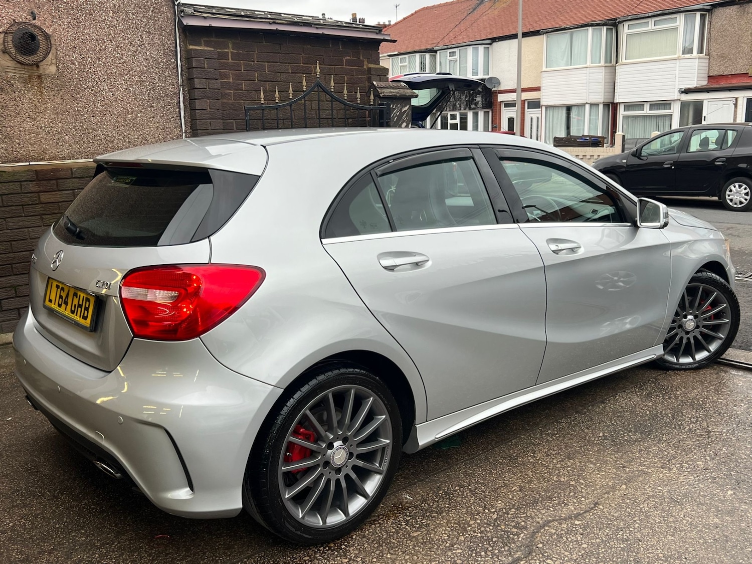 Used Mercedes-Benz A-Class 2014 for sale - 77675747: Photo 5