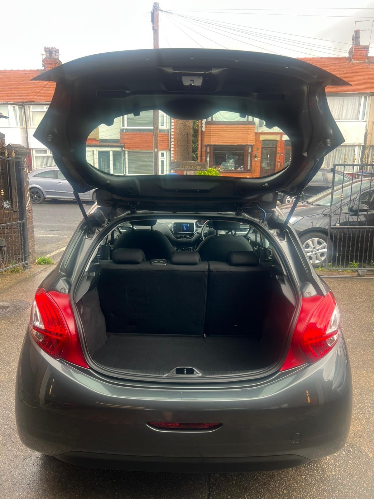 Used Peugeot 208 2014 for sale - 76487092: Photo 5