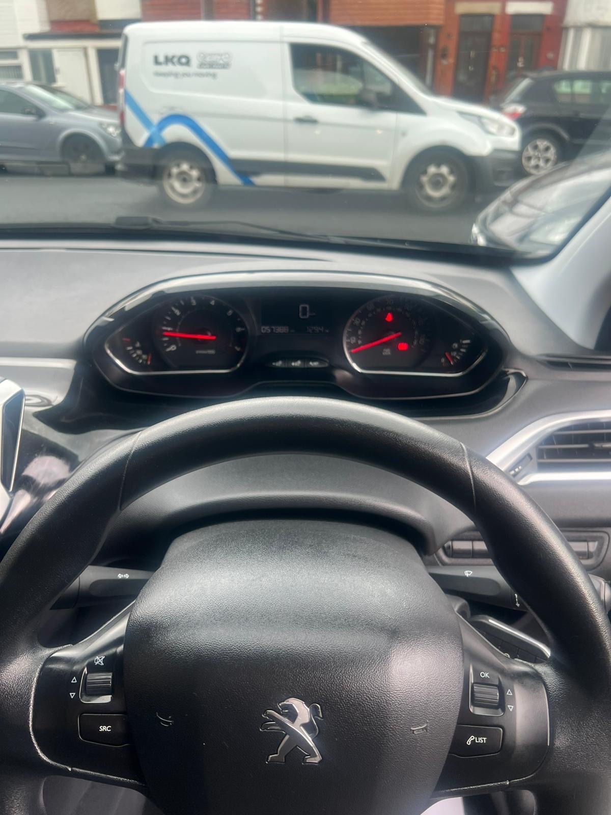 Used Peugeot 208 2014 for sale - 76487092: Photo 8