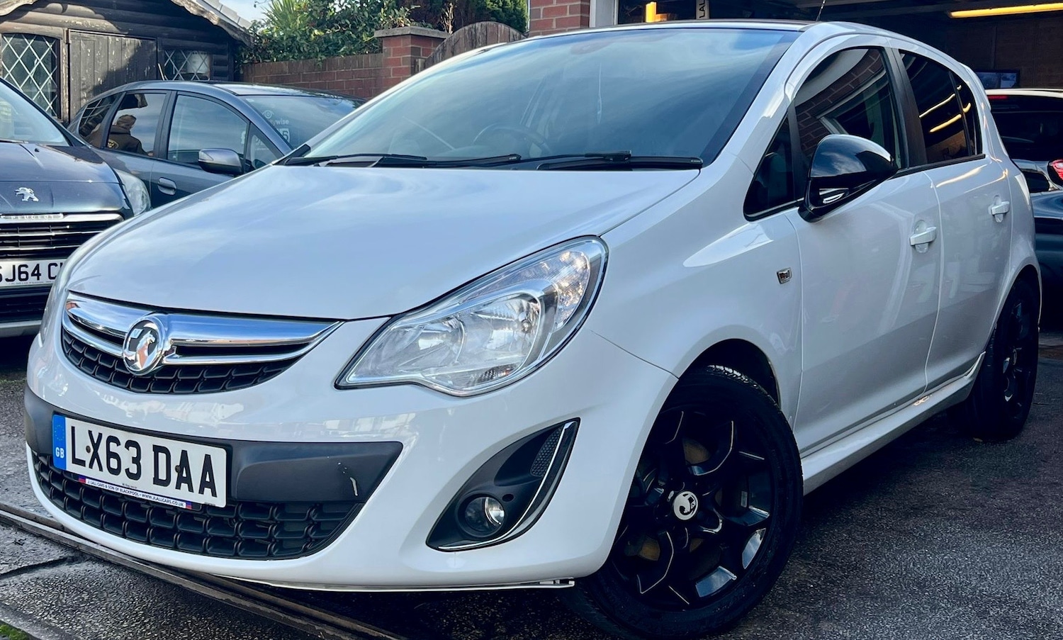 Used Vauxhall Corsa 2013 for sale - 76021755: Photo 2