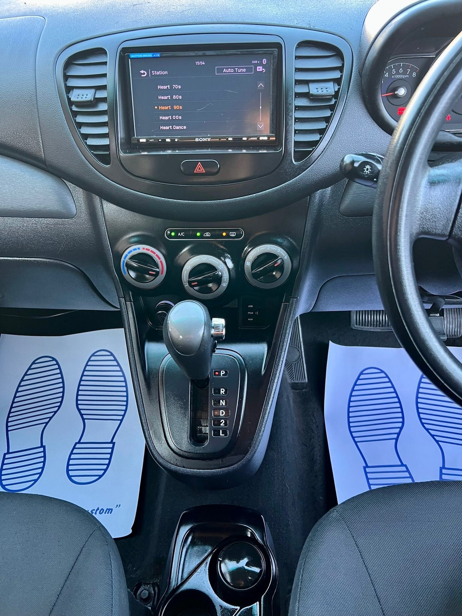 Used Hyundai i10 2013 for sale - 77766620: Photo 11