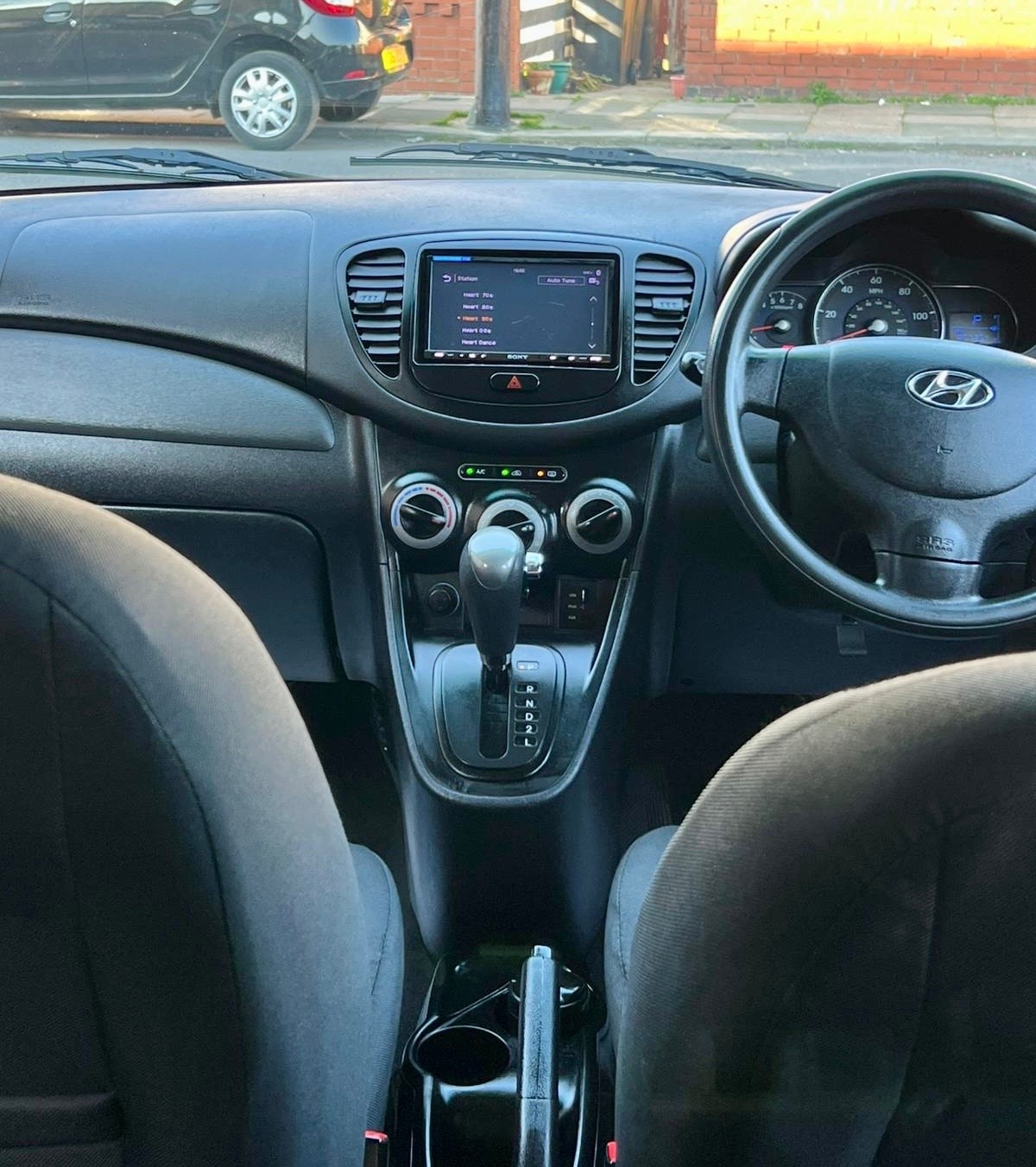 Used Hyundai i10 2013 for sale - 77766620: Photo 16