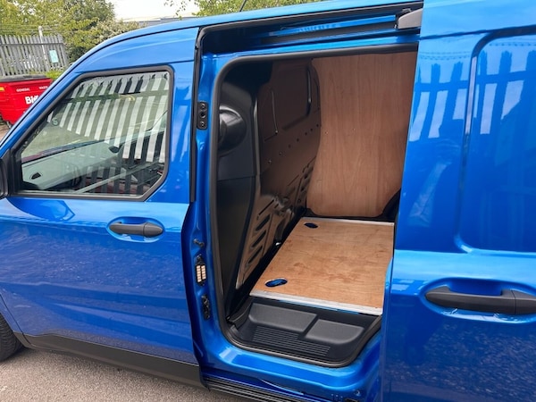 Used Ford Transit Courier 2024 for sale - 74423857: Photo 21