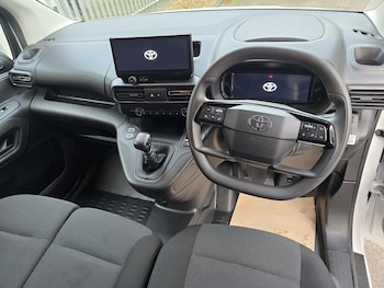 Used Toyota ProAce 2024 for sale - 77027340: Photo