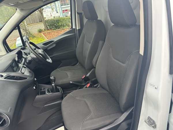 Used Ford Transit Courier 2023 for sale - 75175945: Photo 28