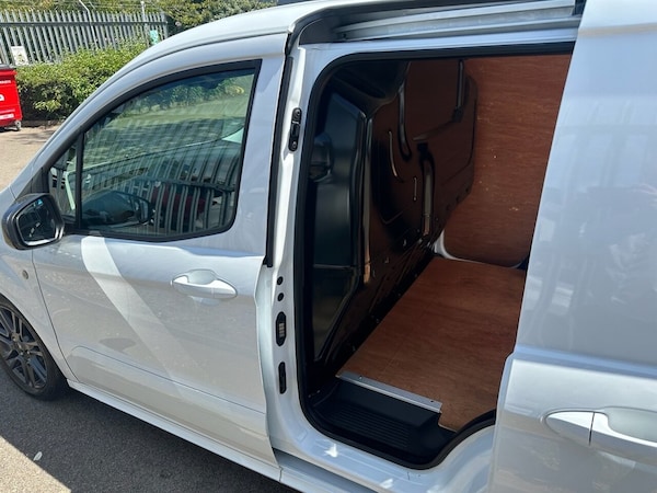 Used Ford Transit Courier 2019 for sale - 74356043: Photo 17