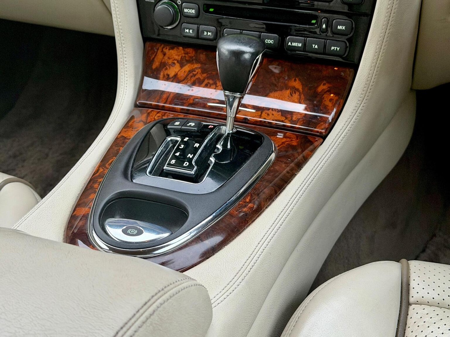 Used Jaguar XJ 2009 for sale - 77438326: Photo 19