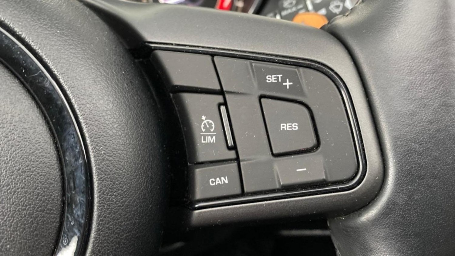 Used Jaguar F-Type 2016 for sale - 76794618: Photo 20