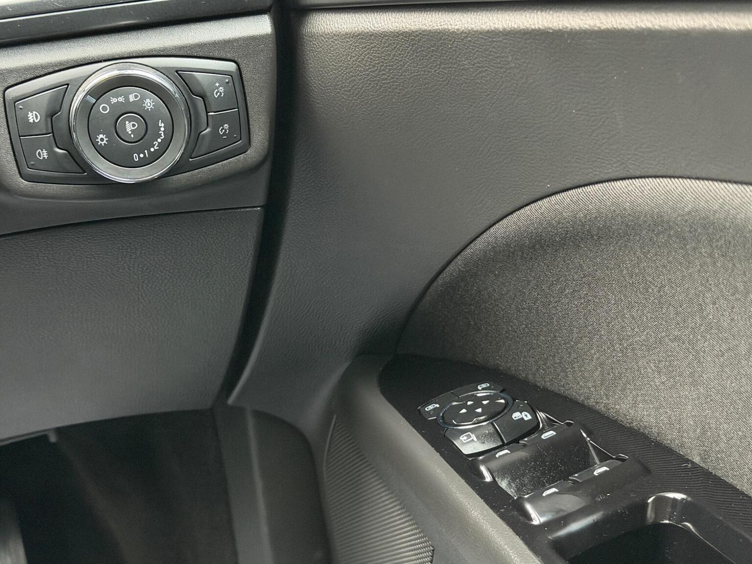 Used Ford Mondeo 2017 for sale - 76624402: Photo 22