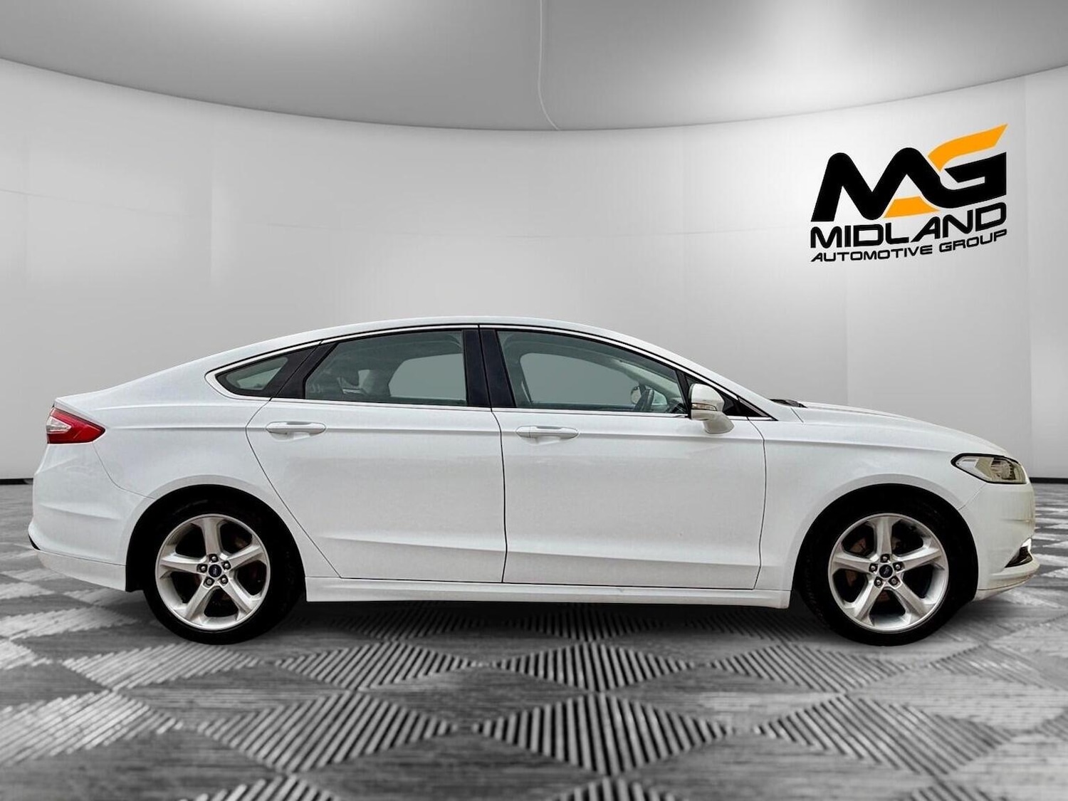 Used Ford Mondeo 2017 for sale - 76624402: Photo 8