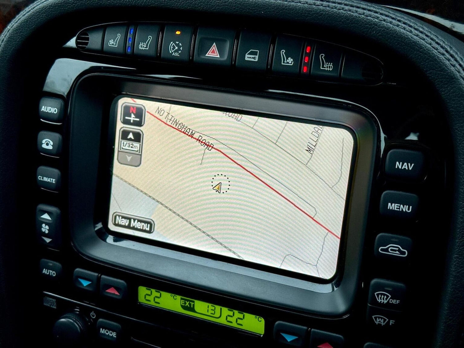 Used Jaguar XJ 2009 for sale - 76624420: Photo 24