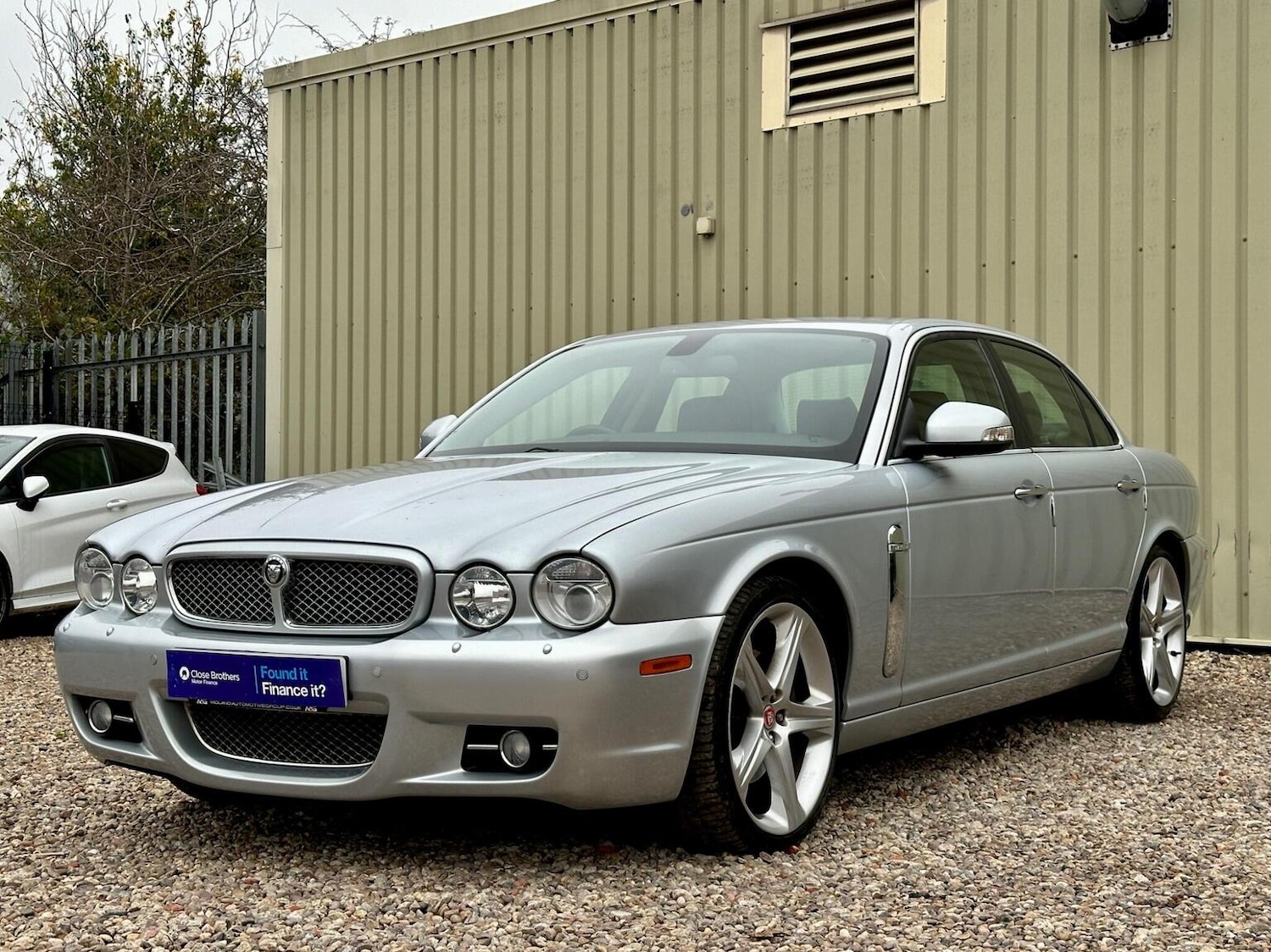 Used Jaguar XJ 2009 for sale - 76624420: Photo 3