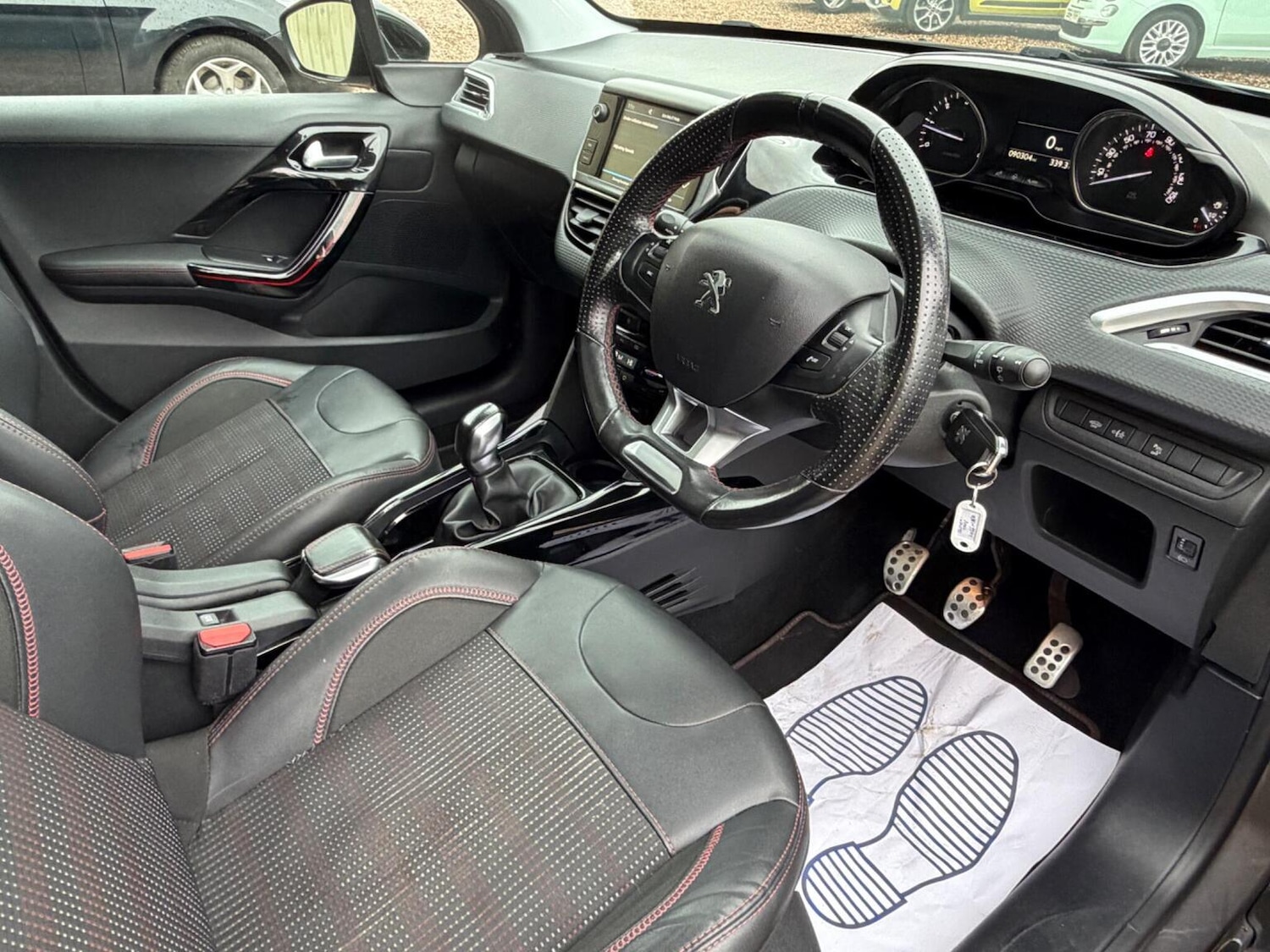 Used Peugeot 2008 2017 for sale - 76734789: Photo 12