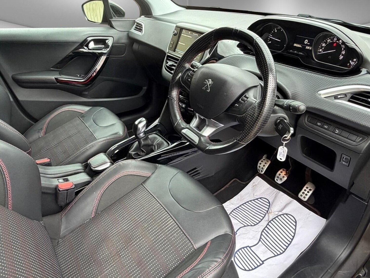 Used Peugeot 2008 2017 for sale - 76734789: Photo 13