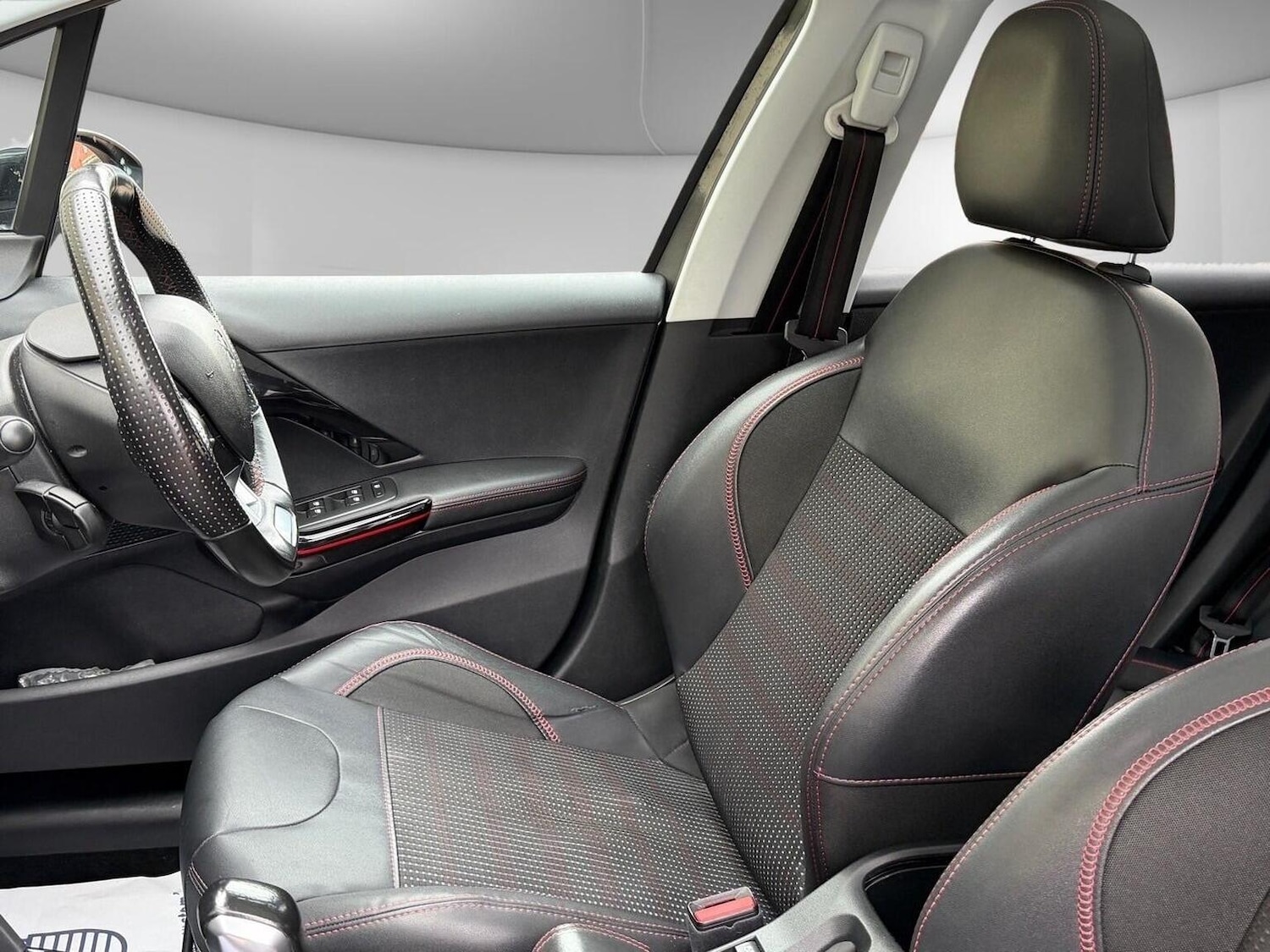 Used Peugeot 2008 2017 for sale - 76734789: Photo 21