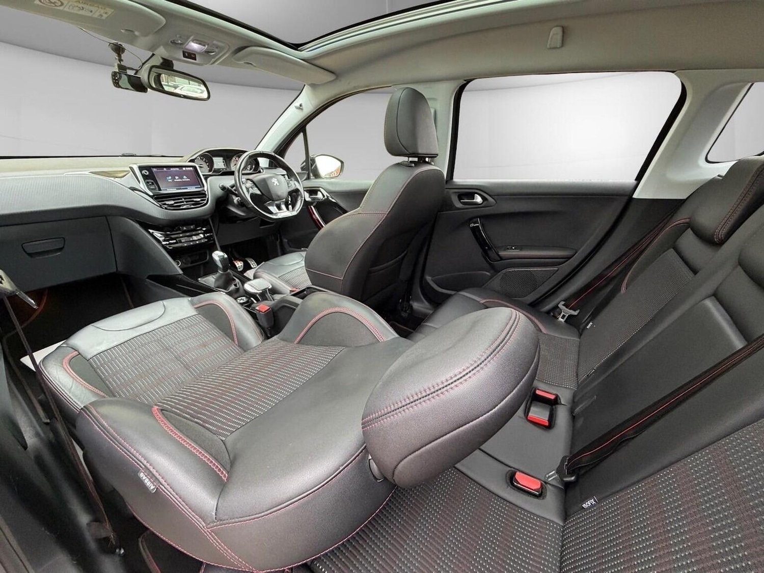 Used Peugeot 2008 2017 for sale - 76734789: Photo 23