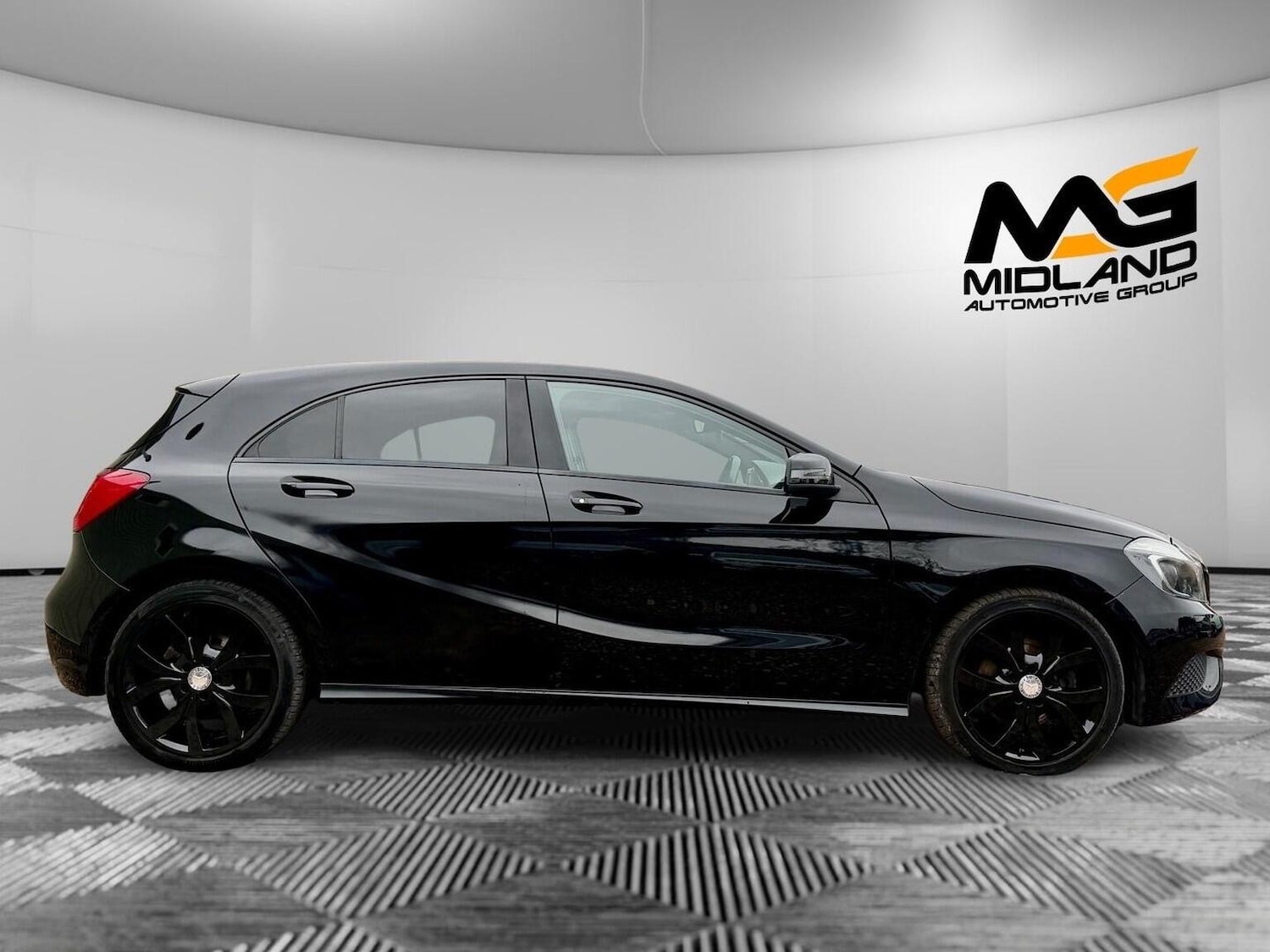 Used Mercedes-Benz A-Class 2015 for sale - 76631474: Photo 11