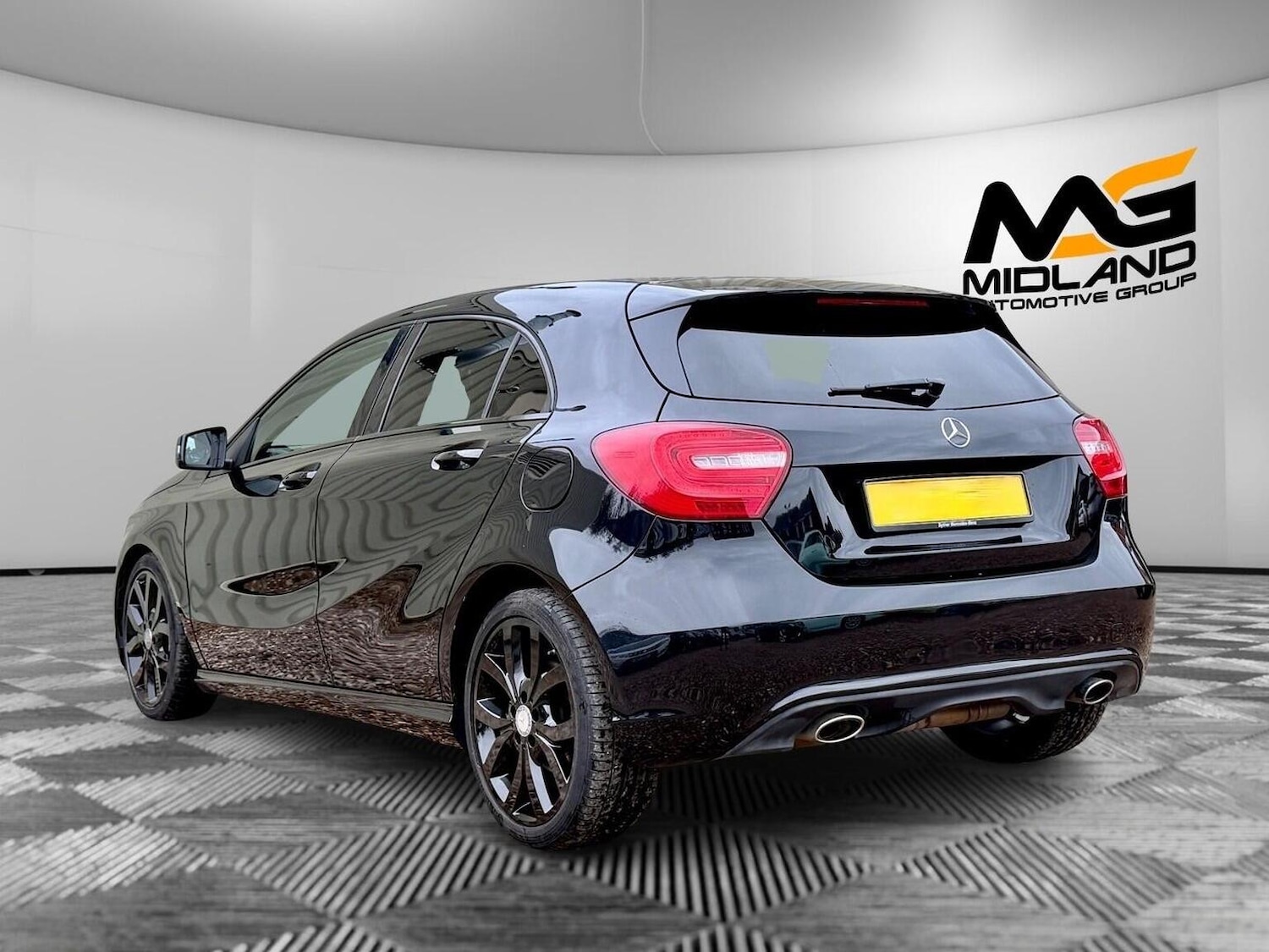 Used Mercedes-Benz A-Class 2015 for sale - 76631474: Photo 5