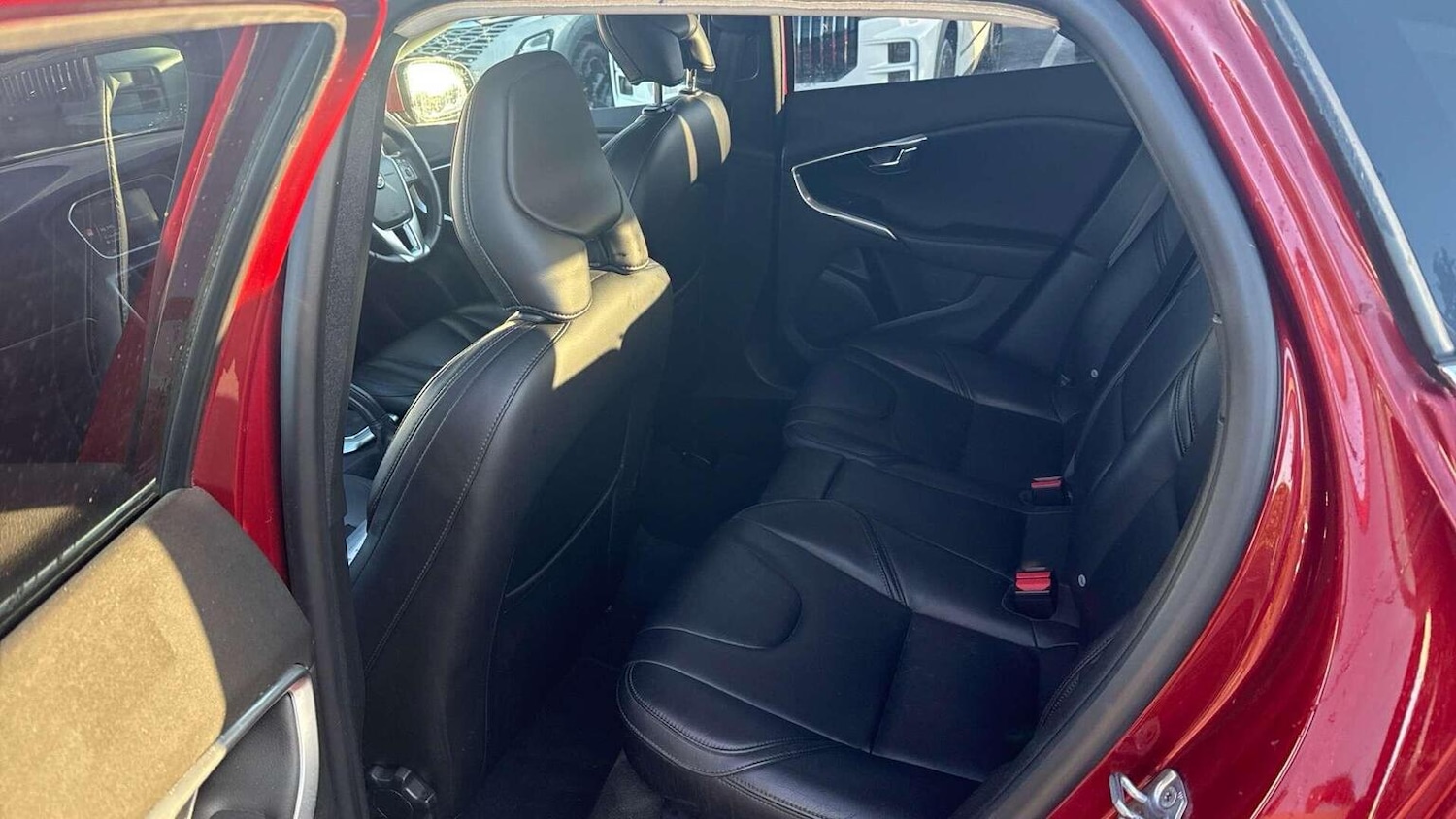 Used Volvo V40 2018 for sale - 77099901: Photo 10