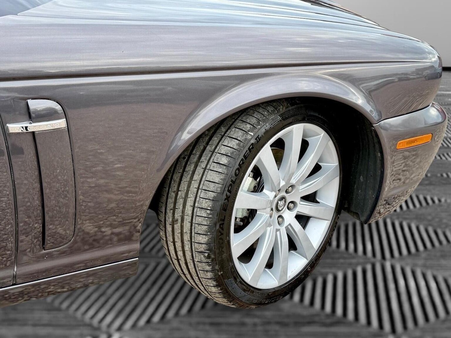 Used Jaguar XJ 2007 for sale - 77385354: Photo 16