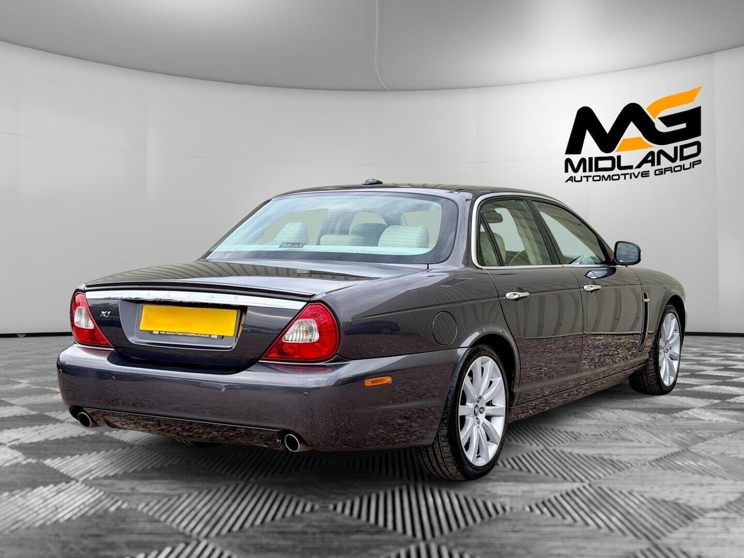 Used Jaguar XJ 2007 for sale - 77385354: Photo 8
