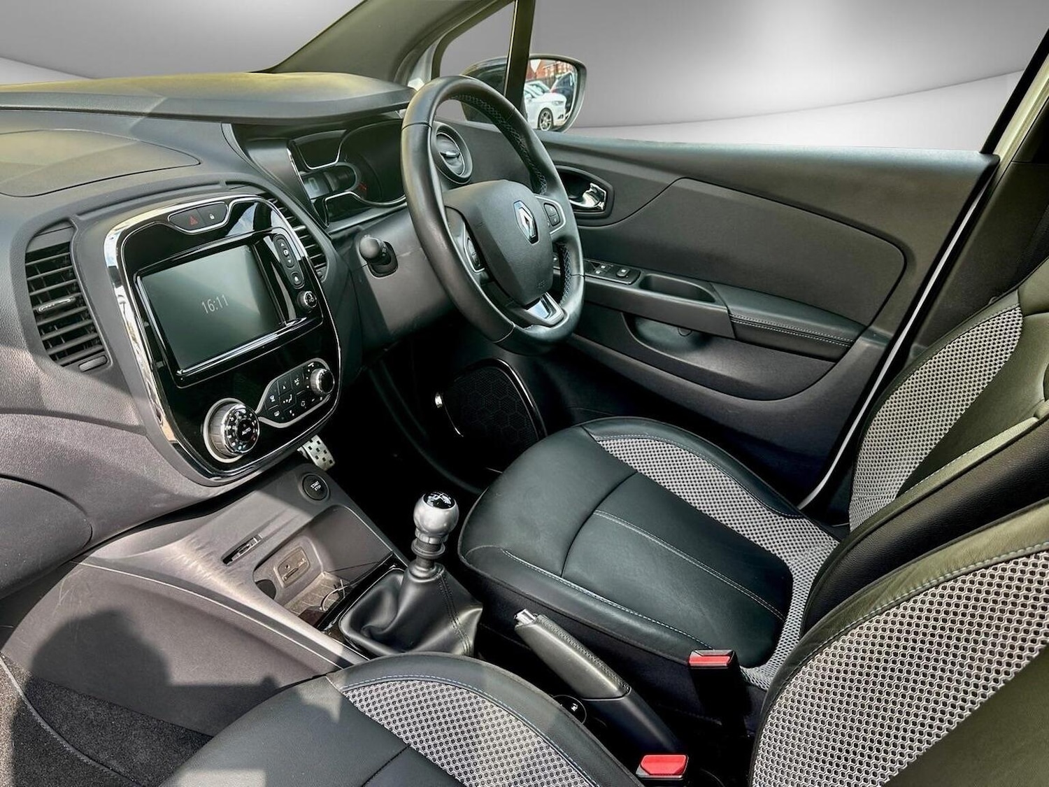 Used Renault Captur 2017 for sale - 77038967: Photo 15