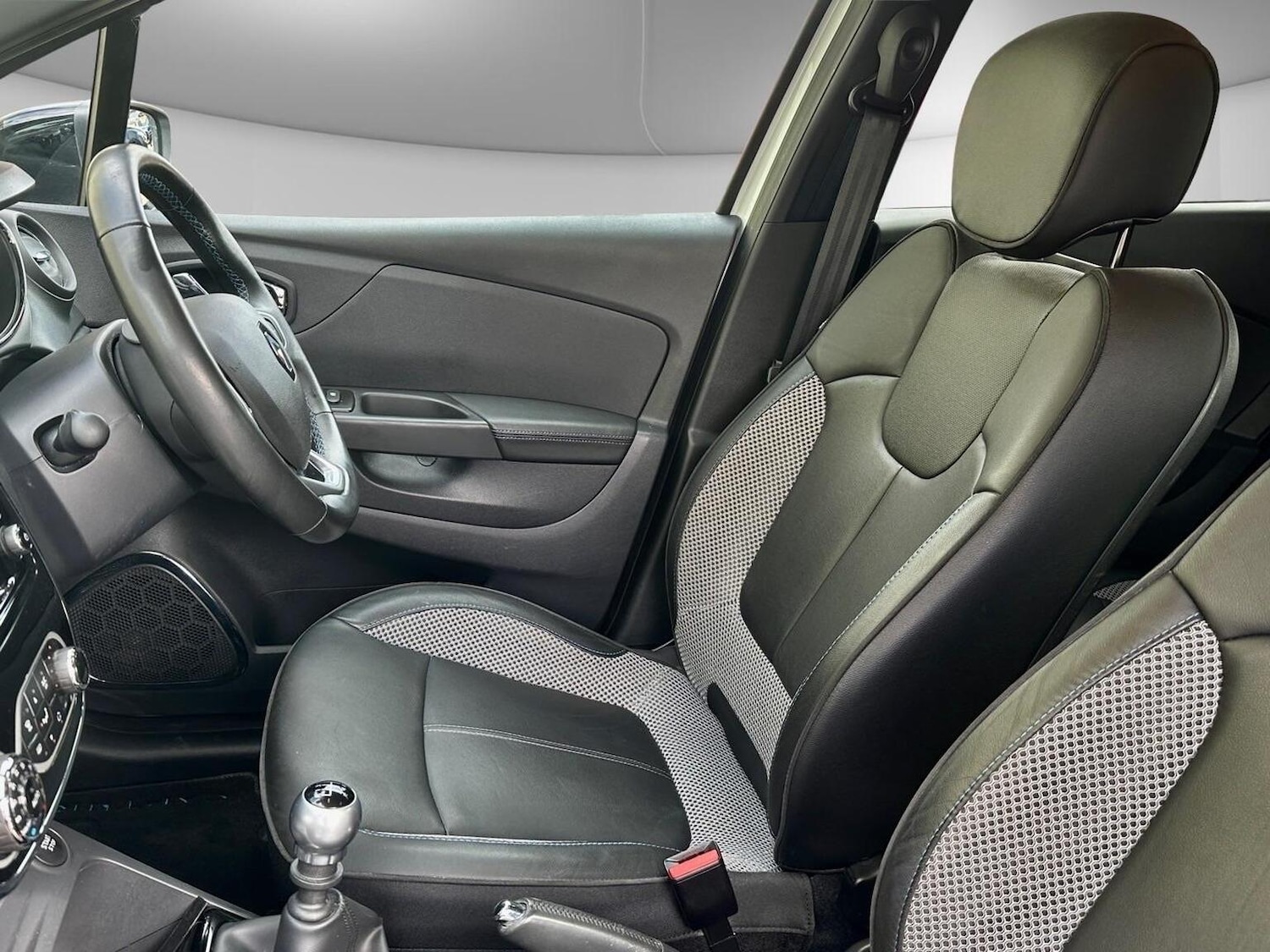 Used Renault Captur 2017 for sale - 77038967: Photo 16