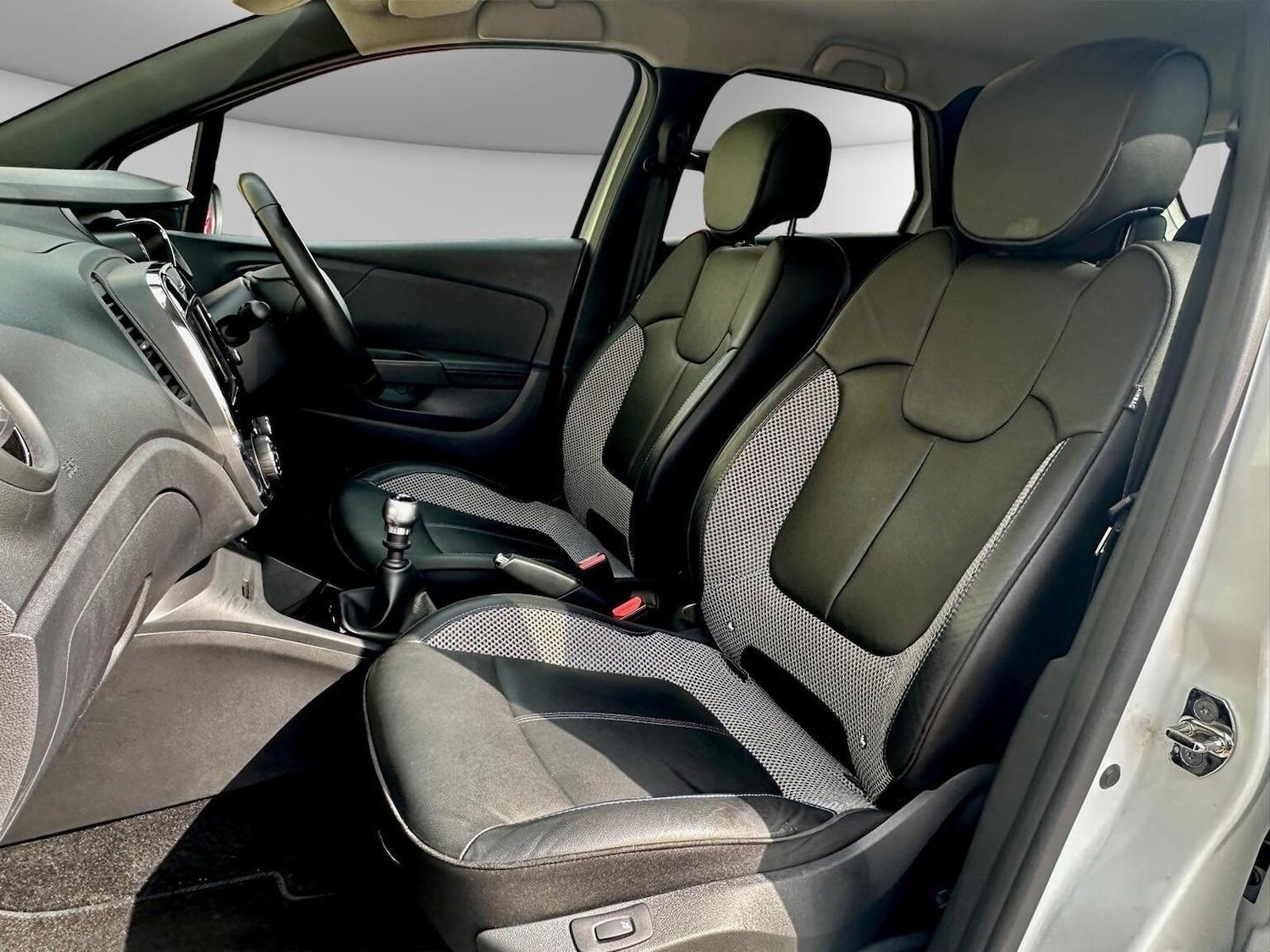 Used Renault Captur 2017 for sale - 77038967: Photo 17