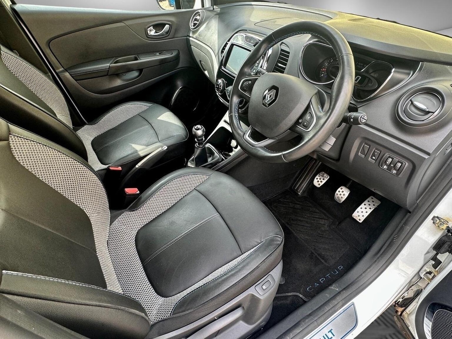 Used Renault Captur 2017 for sale - 77038967: Photo 20