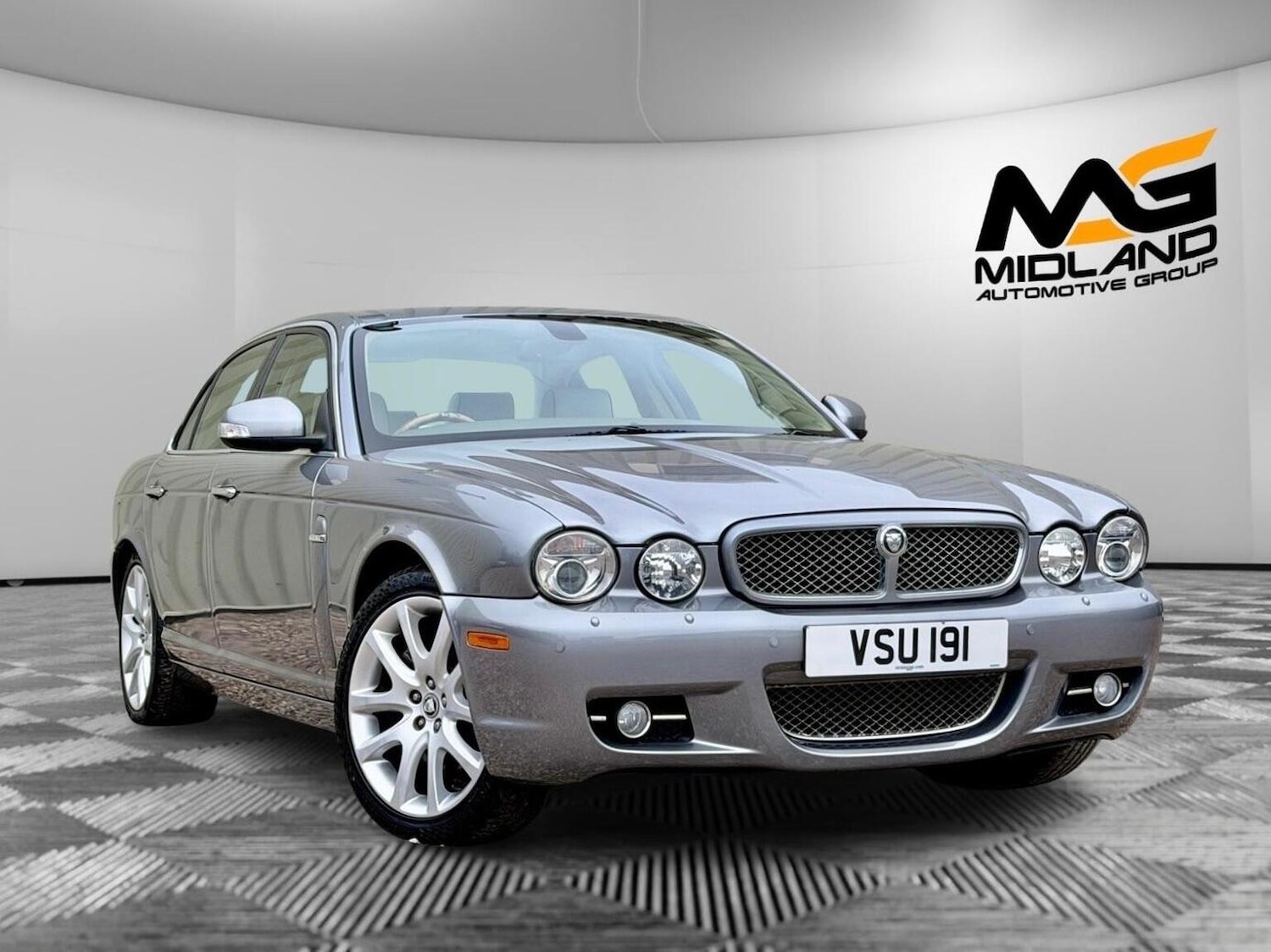 Used Jaguar XJ 2009 for sale - 76734805: Photo 1
