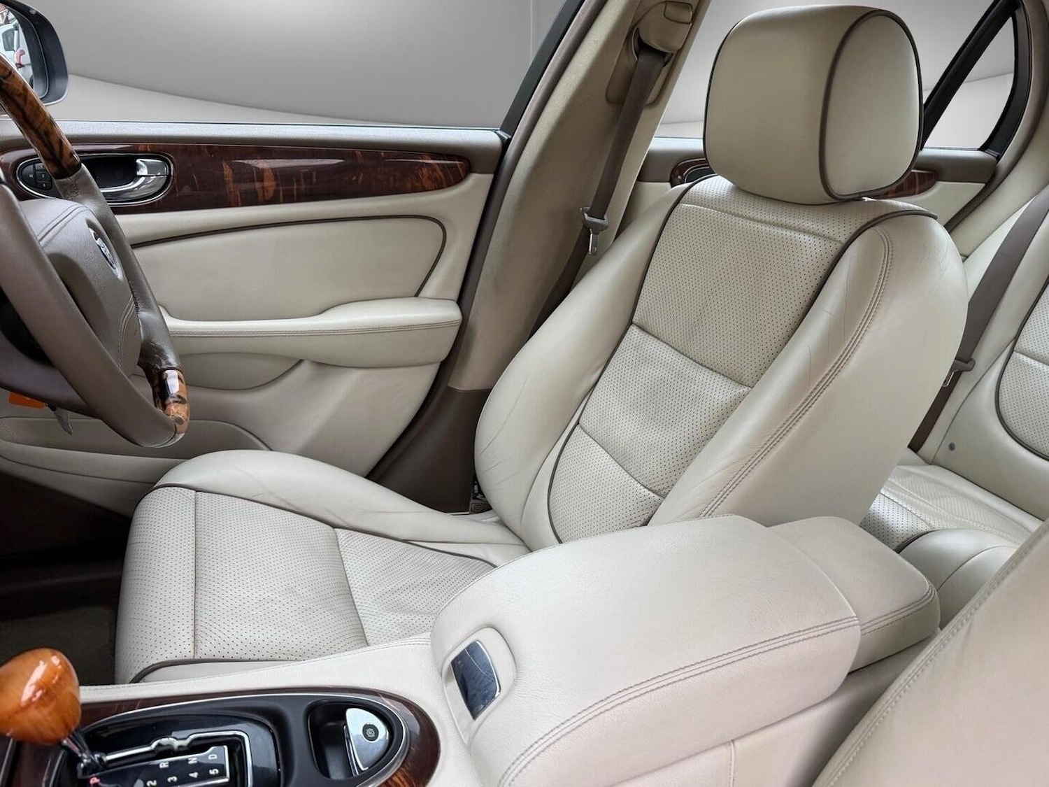 Used Jaguar XJ 2009 for sale - 76734805: Photo 12