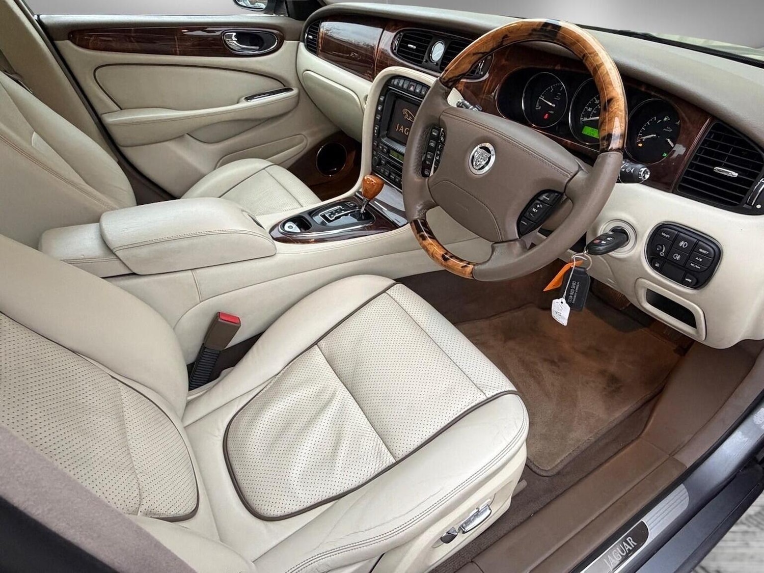 Used Jaguar XJ 2009 for sale - 76734805: Photo 19