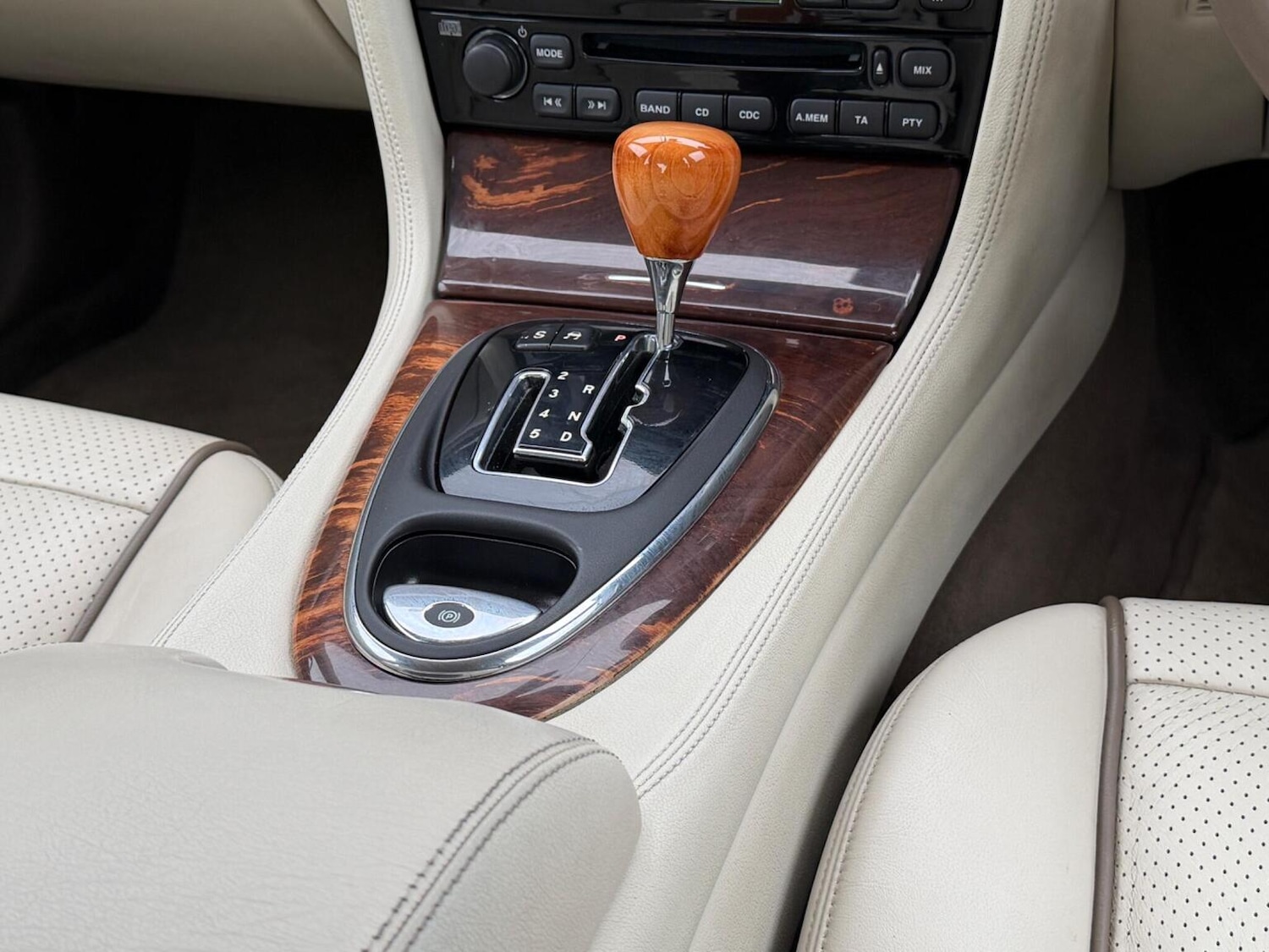 Used Jaguar XJ 2009 for sale - 76734805: Photo 20