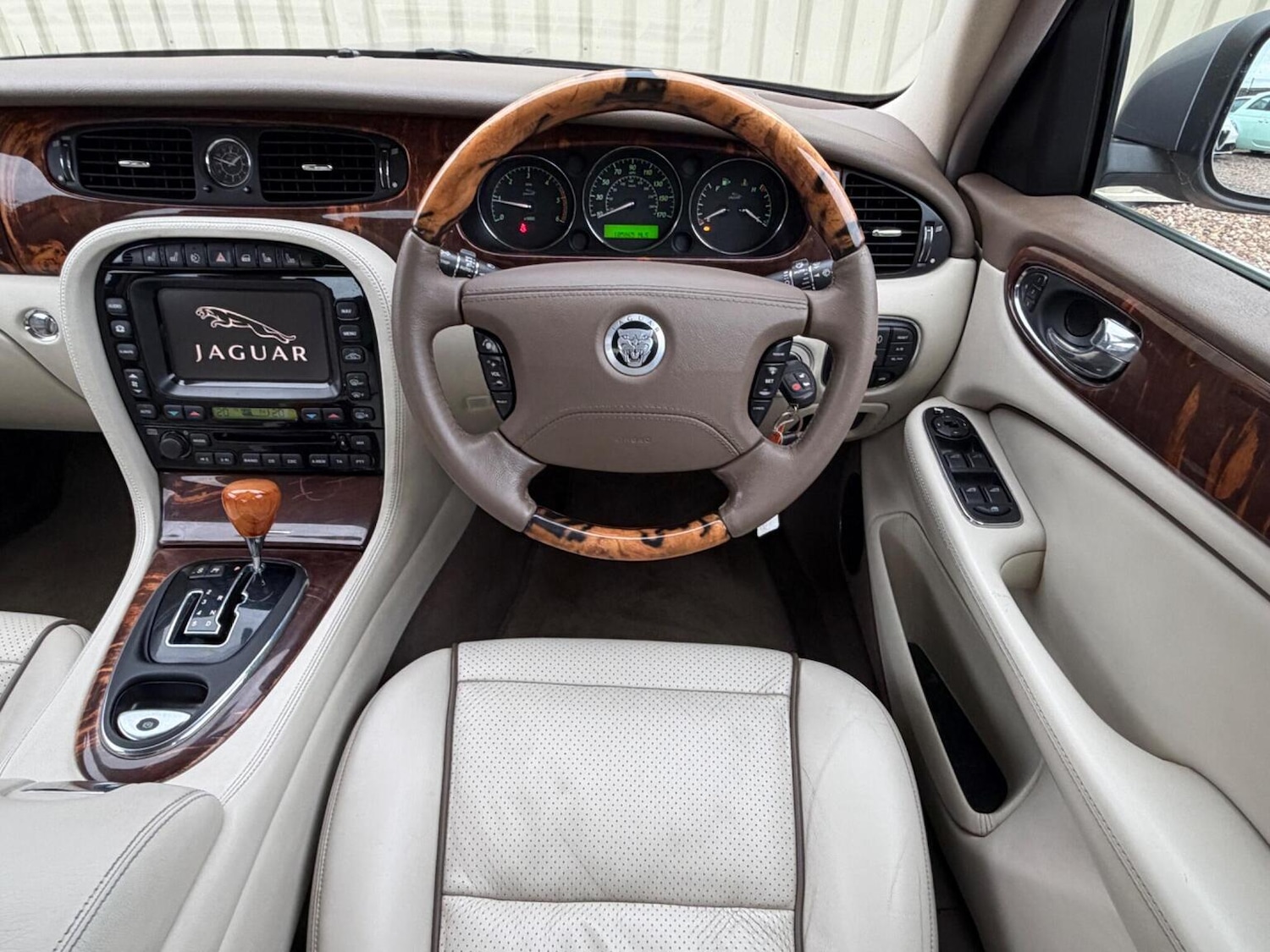 Used Jaguar XJ 2009 for sale - 76734805: Photo 22