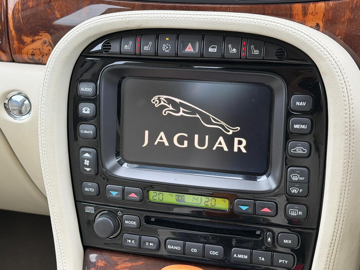 Used Jaguar XJ 2009 for sale - 76734805: Photo 23