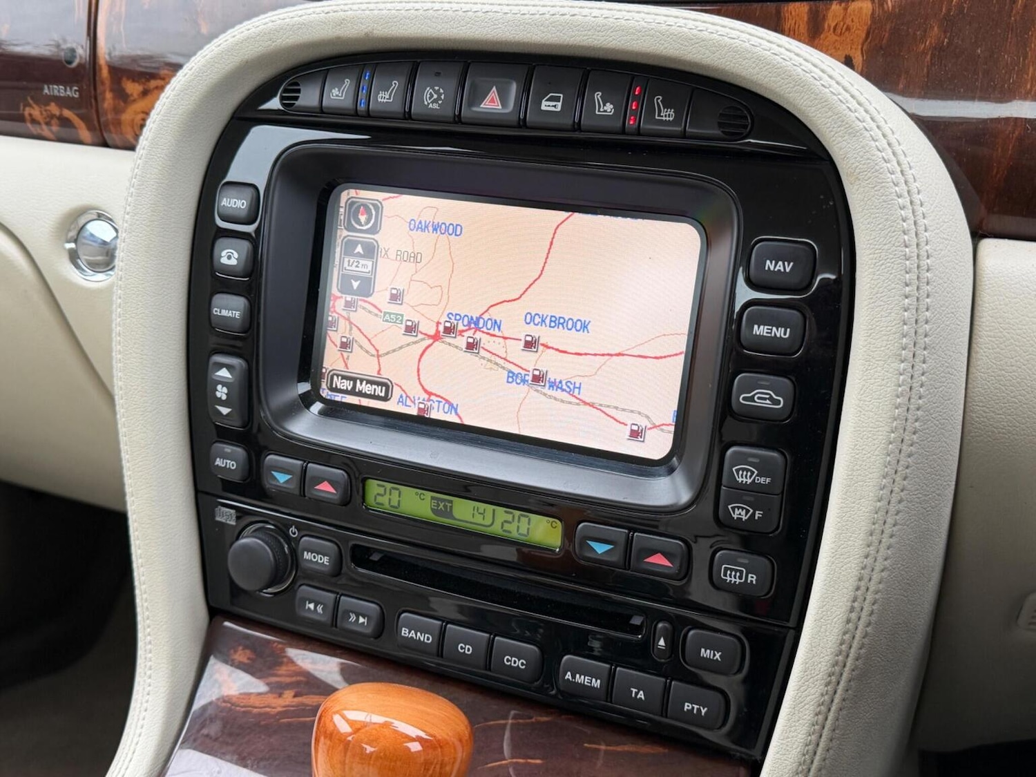 Used Jaguar XJ 2009 for sale - 76734805: Photo 24