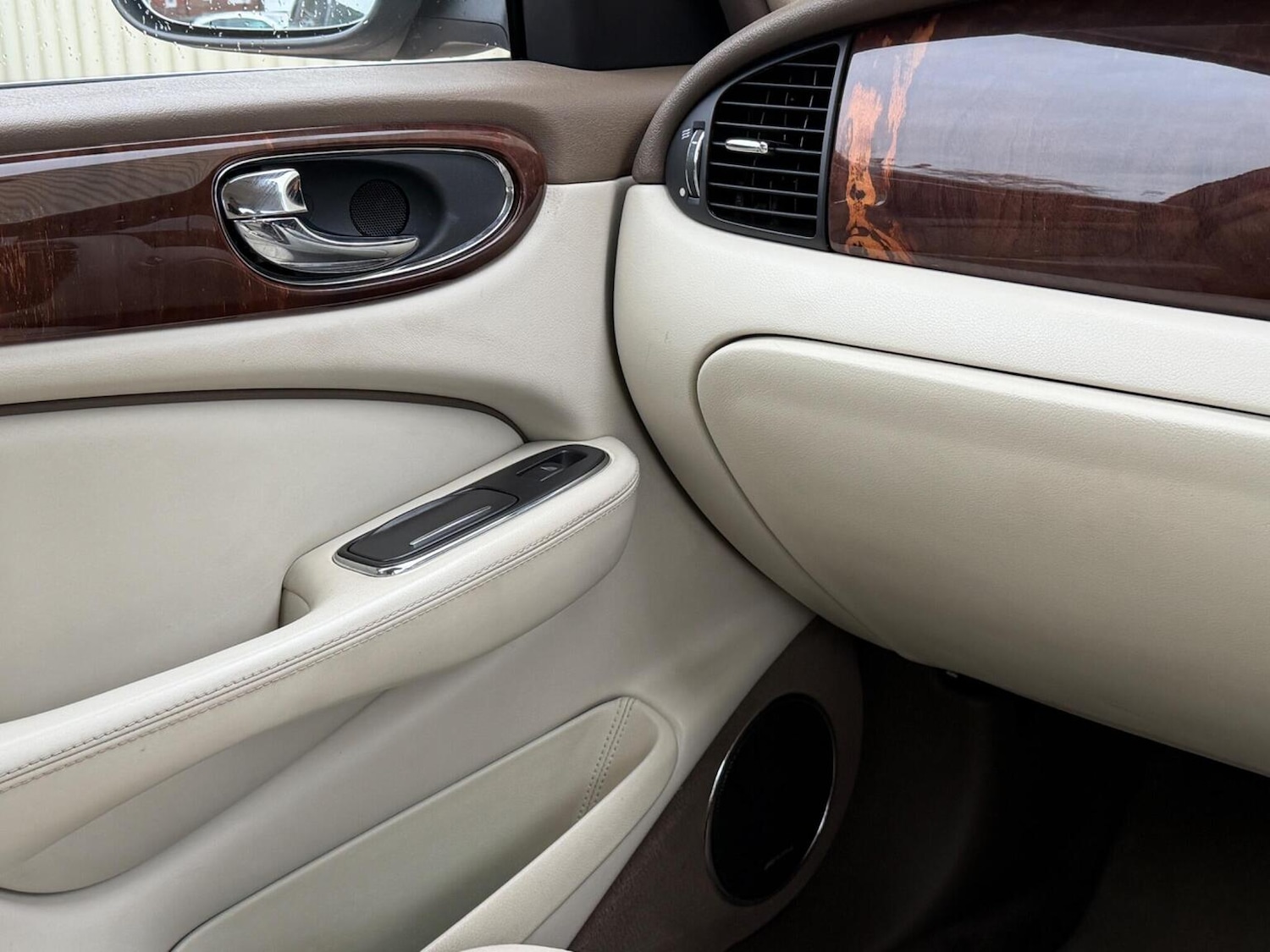 Used Jaguar XJ 2009 for sale - 76734805: Photo 27