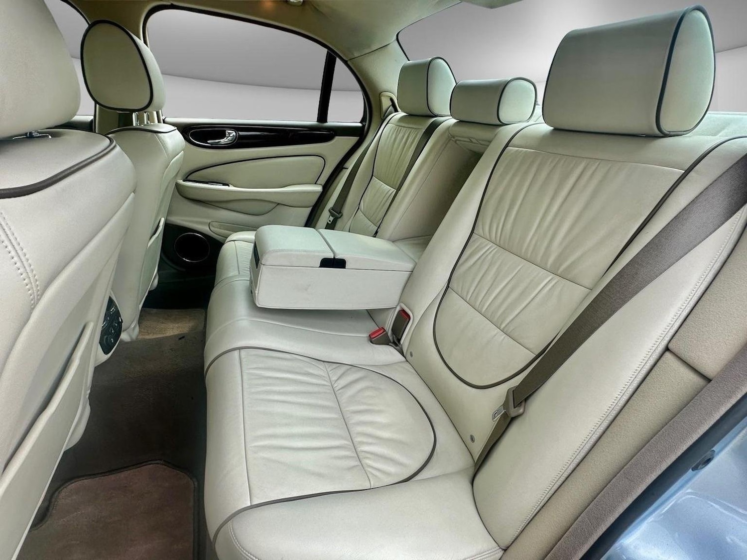 Used Jaguar XJ 2008 for sale - 76935269: Photo 18