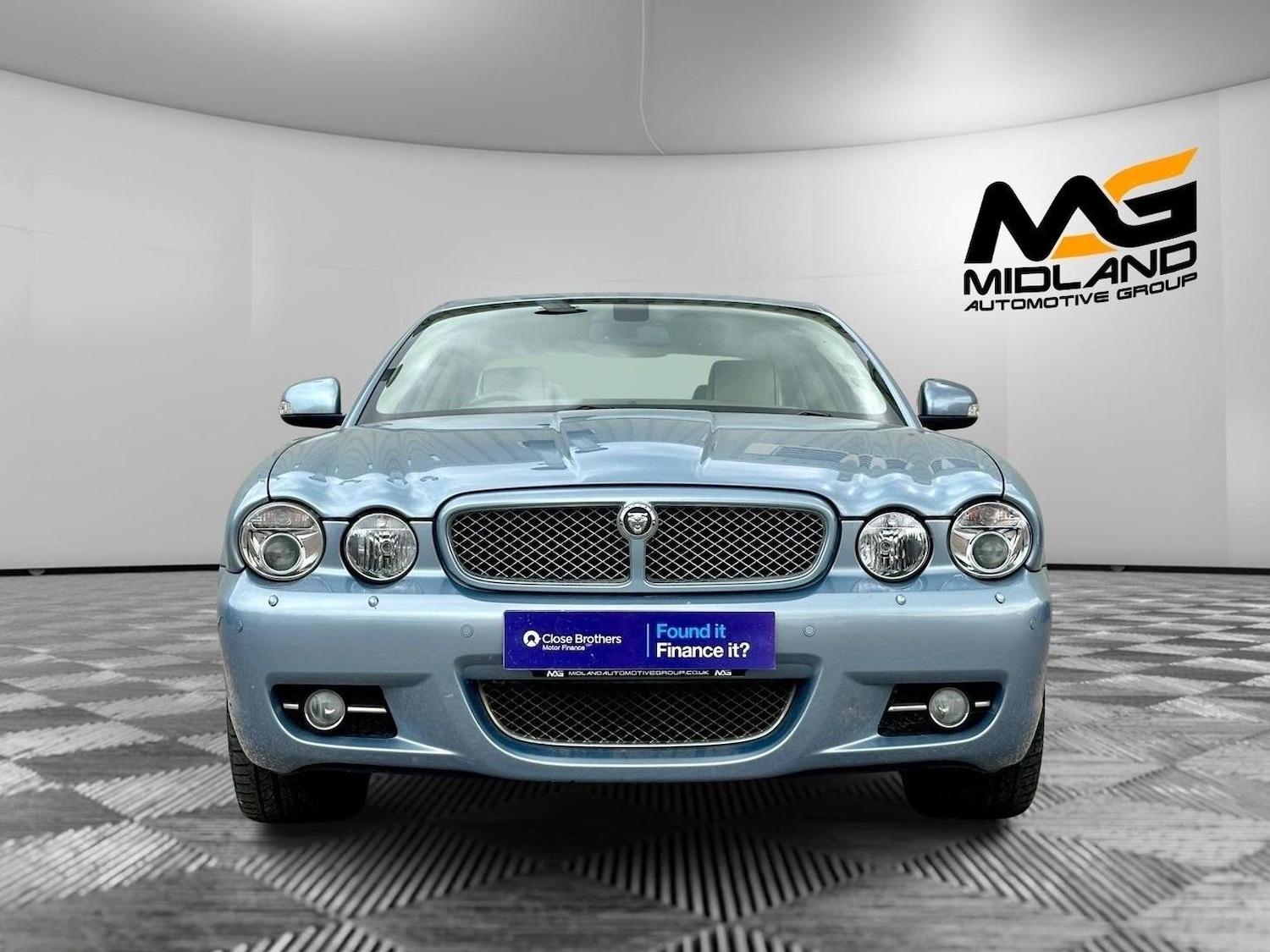 Used Jaguar XJ 2008 for sale - 76935269: Photo 2