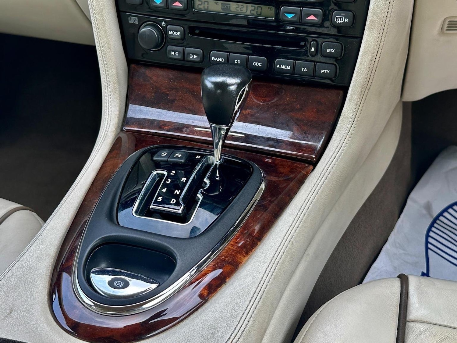 Used Jaguar XJ 2008 for sale - 76935269: Photo 24