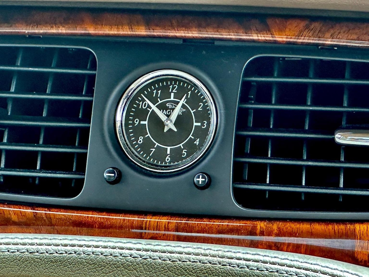 Used Jaguar XJ 2008 for sale - 76935269: Photo 25