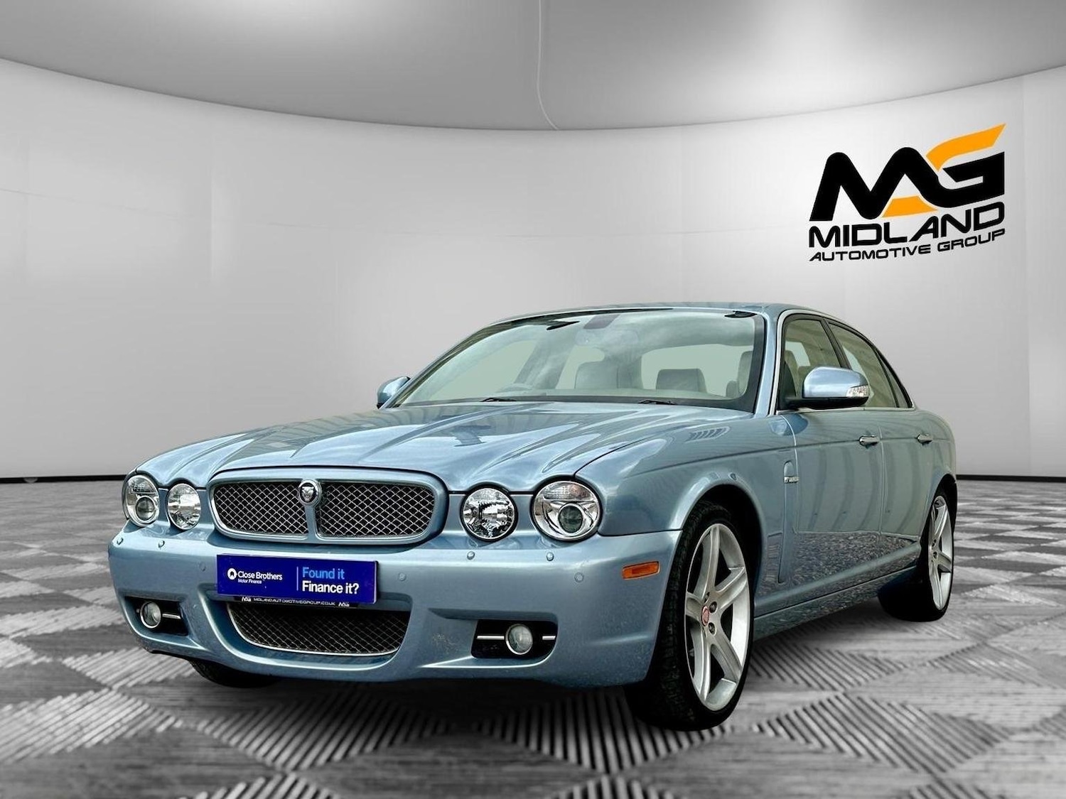 Used Jaguar XJ 2008 for sale - 76935269: Photo 3