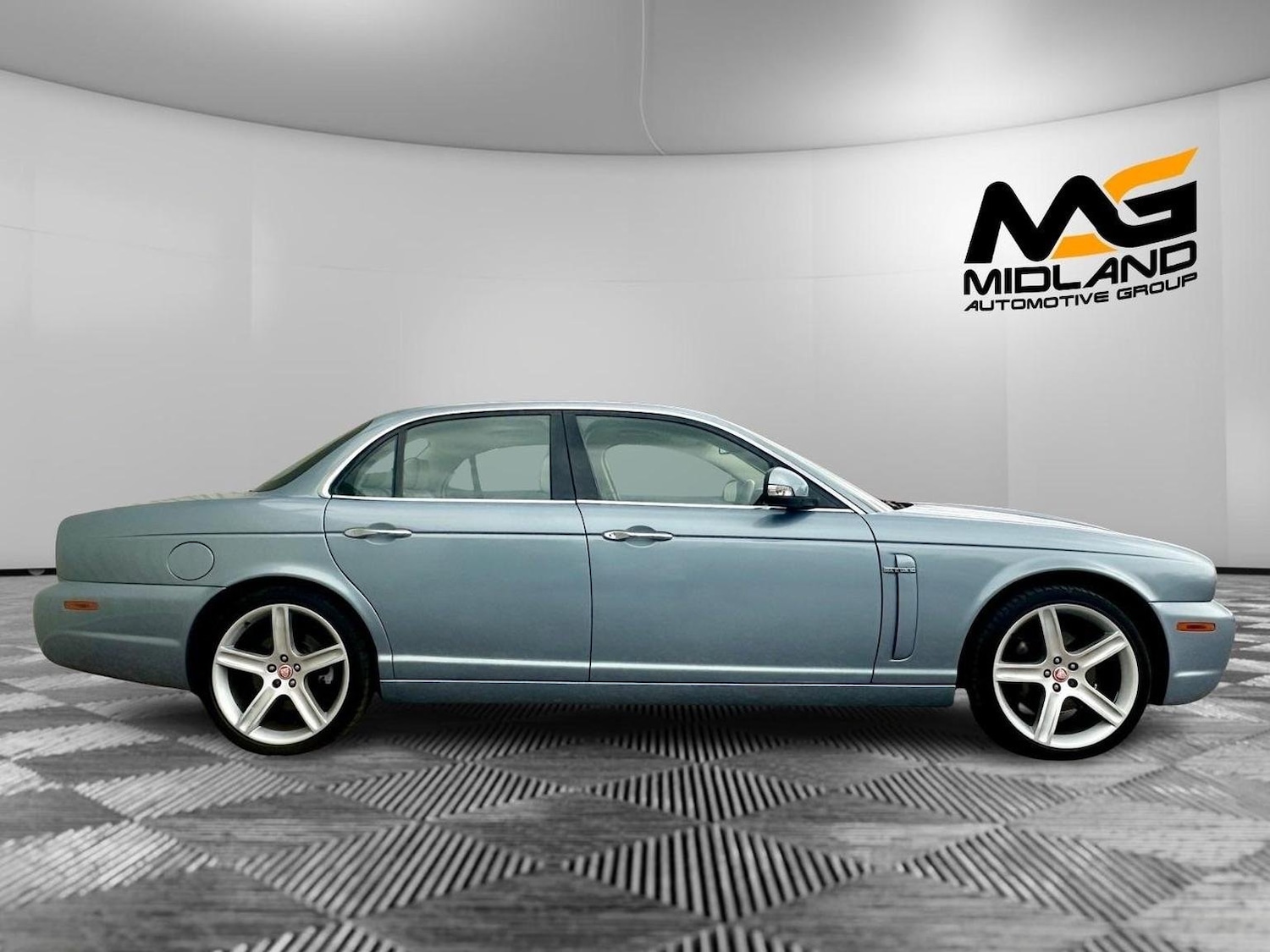 Used Jaguar XJ 2008 for sale - 76935269: Photo 5