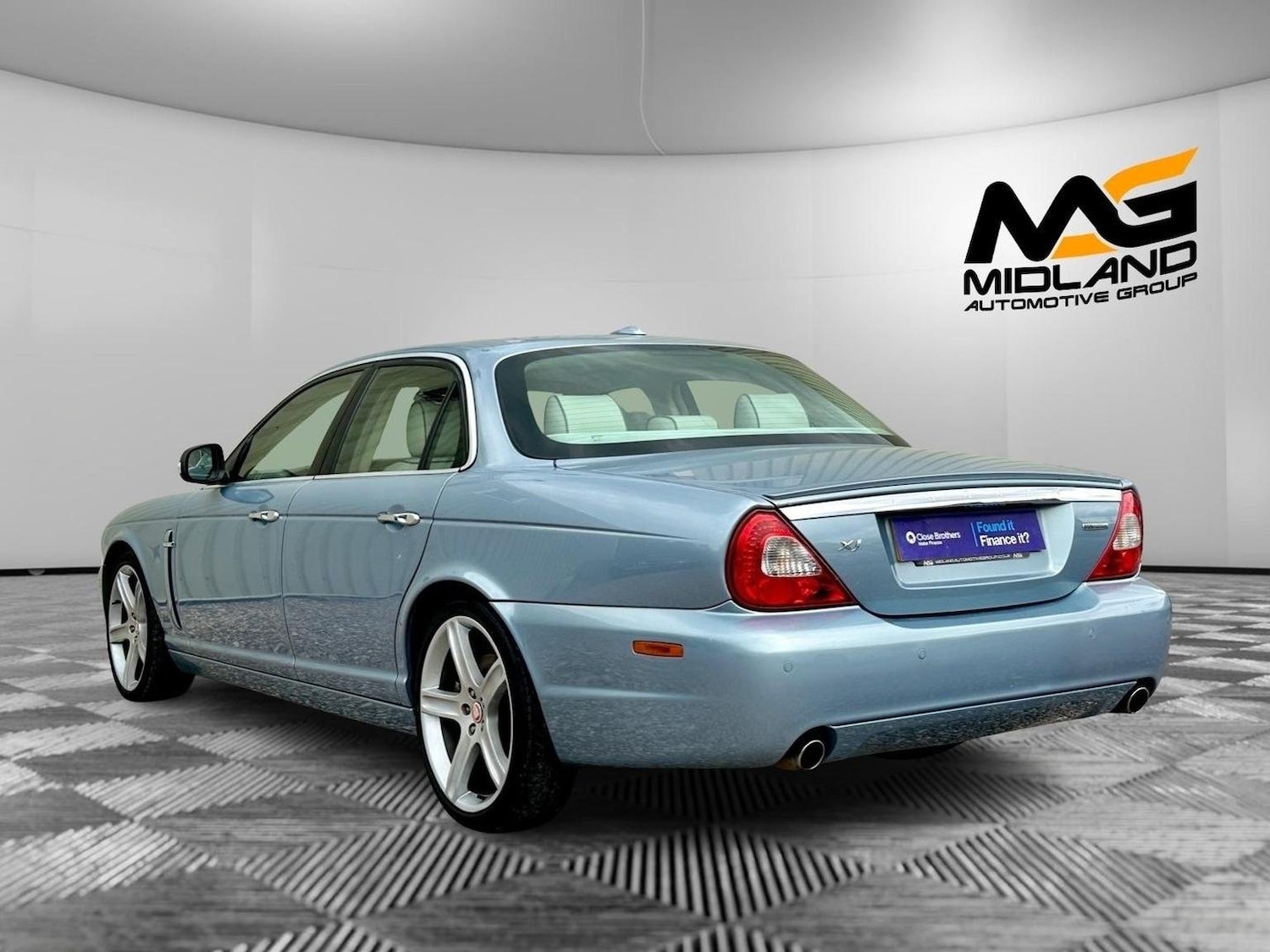 Used Jaguar XJ 2008 for sale - 76935269: Photo 6