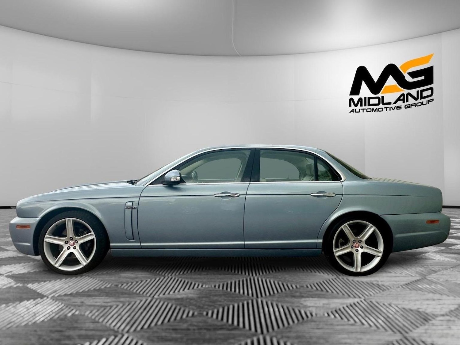 Used Jaguar XJ 2008 for sale - 76935269: Photo 9