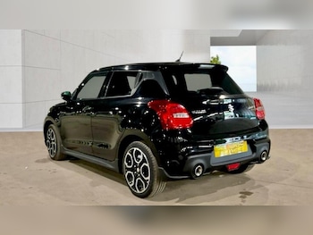 Used Suzuki Swift 2022 for sale - 79372066: Photo
