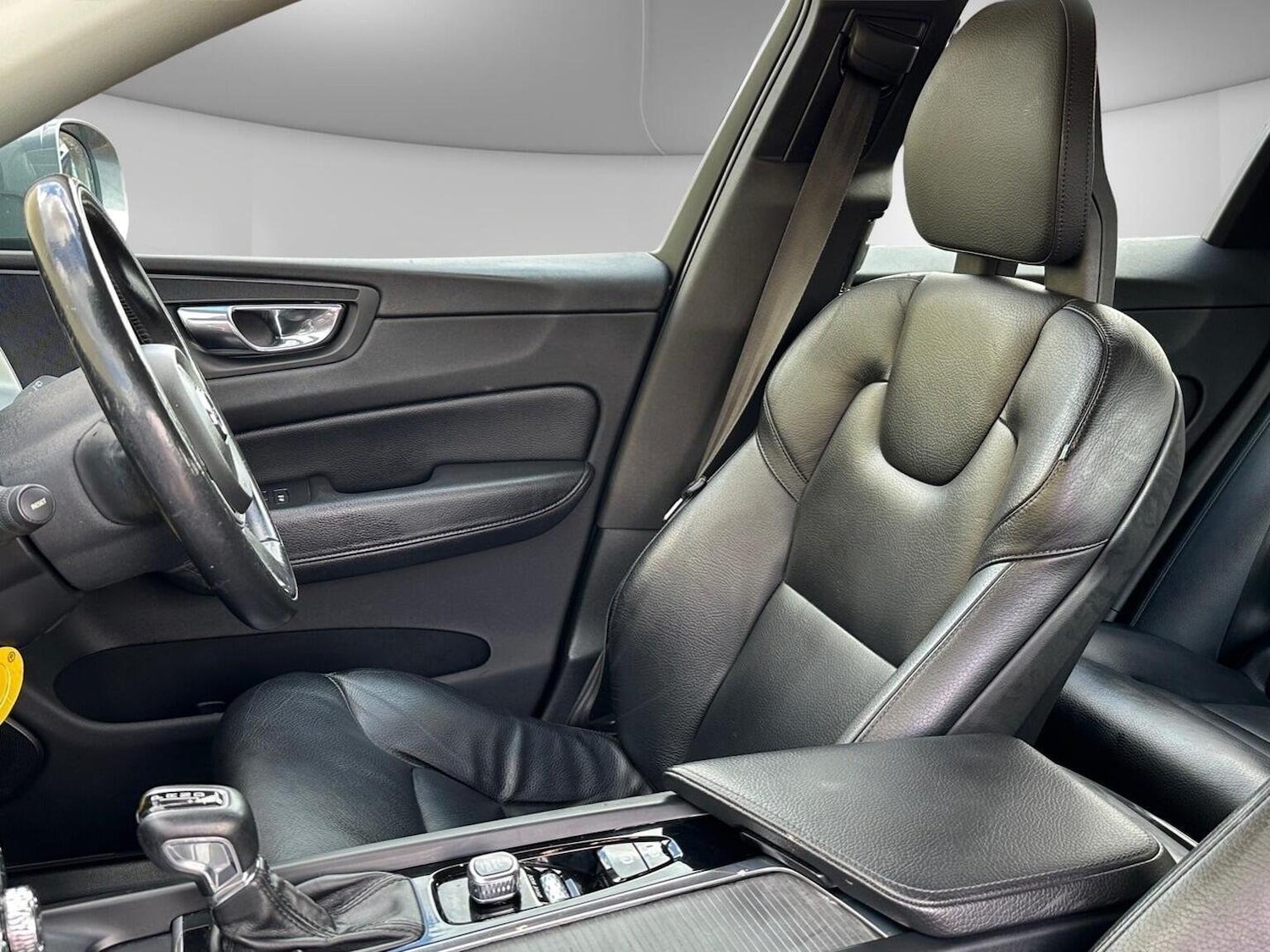 Used Volvo XC60 2017 for sale - 76687250: Photo 14